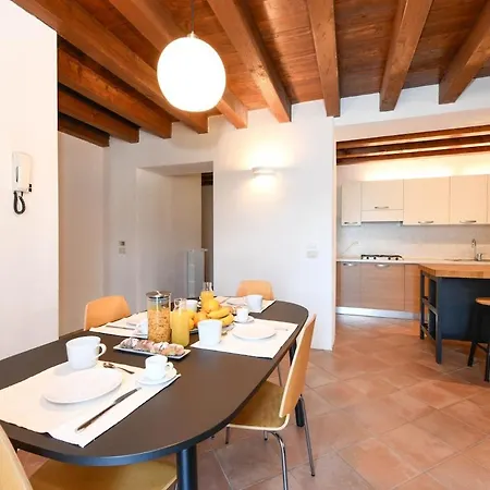 דירה Loft Noemi גרגננו